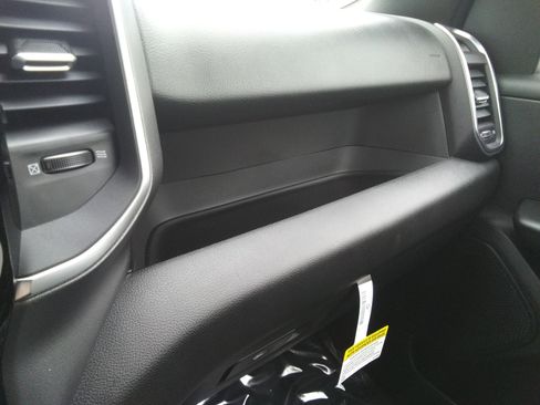 New 2026 RAM 1500 Express image 17