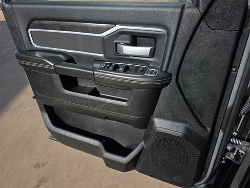 Used 2024 RAM 3500 Big Horn image 24