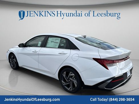 New 2026 Hyundai Elantra Limited FWD image 5