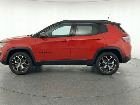 Used 2025 Jeep Compass Limited AWD/4WD image 5