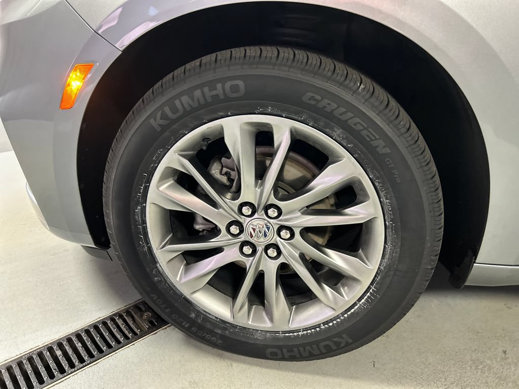 Used 2024 Buick Enclave Avenir w/ Avenir Technology Package AWD/4WD image 9