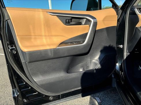 Used 2023 Toyota RAV4 LE image 21