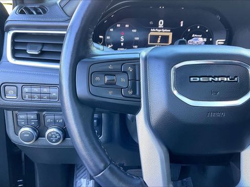 Used 2024 GMC Yukon Denali w/ Advanced Technology Package AWD/4WD image 23