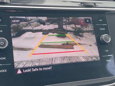 Certified 2023 Volkswagen Tiguan SE w/ Panoramic Sunroof Package image 15