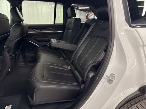 New 2026 Jeep Grand Cherokee Limited image 11