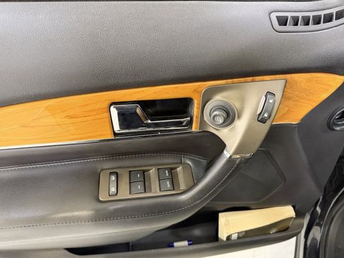 Used 2013 Lincoln MKX Base image 15