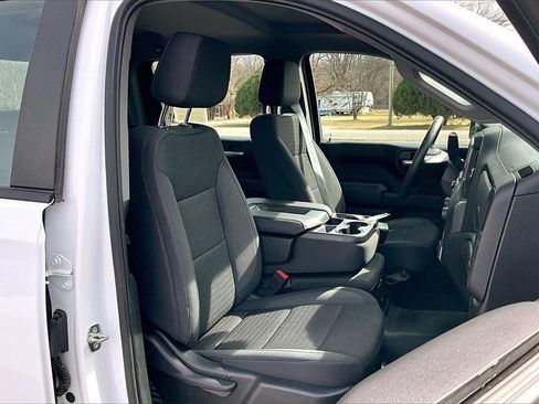 Used 2024 Chevrolet Silverado 1500 W/T w/ Z71 Off-Road Package image 7