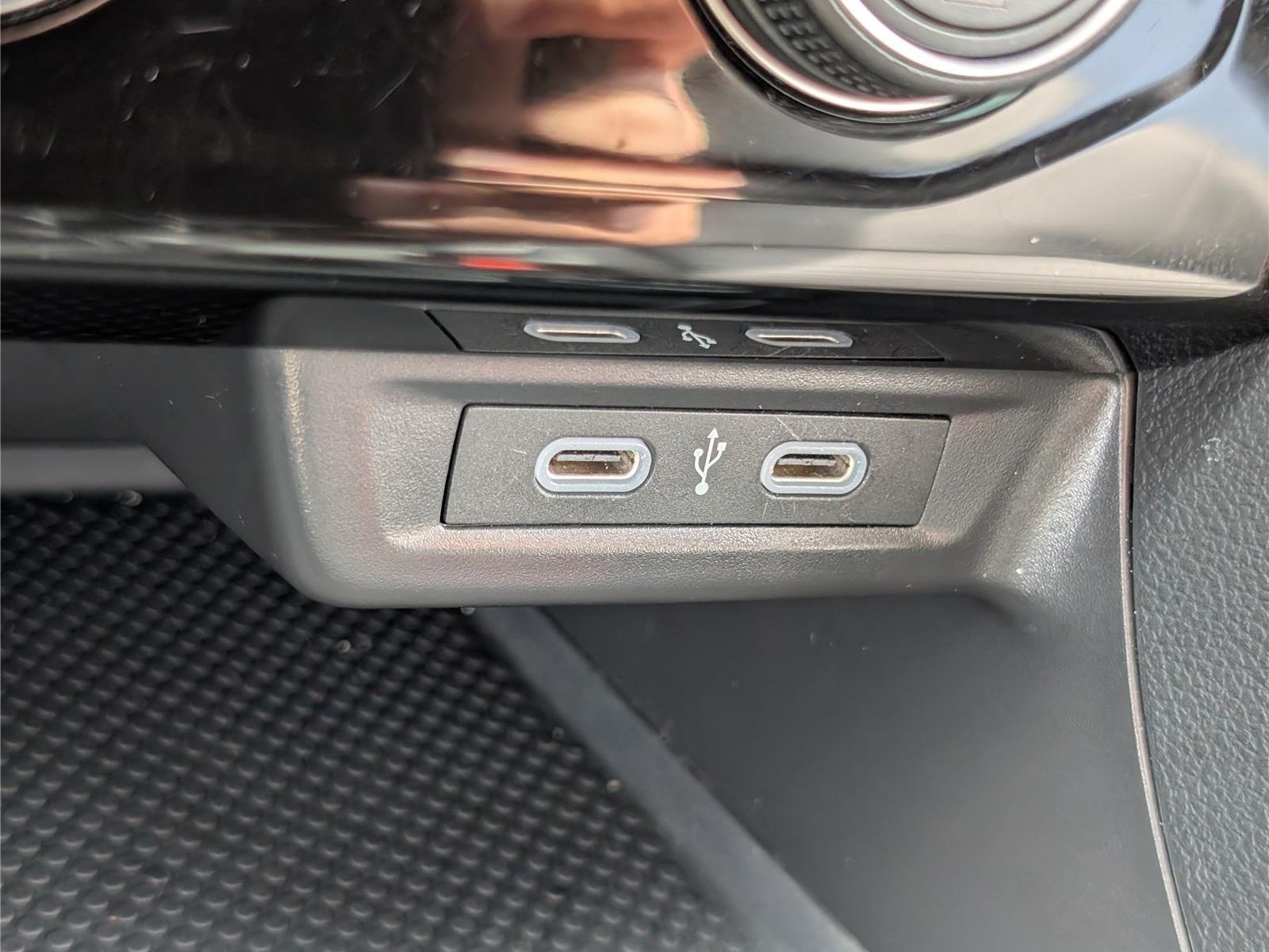 Used 2023 Volkswagen Jetta SE w/ Panoramic Sunroof Package FWD image 25