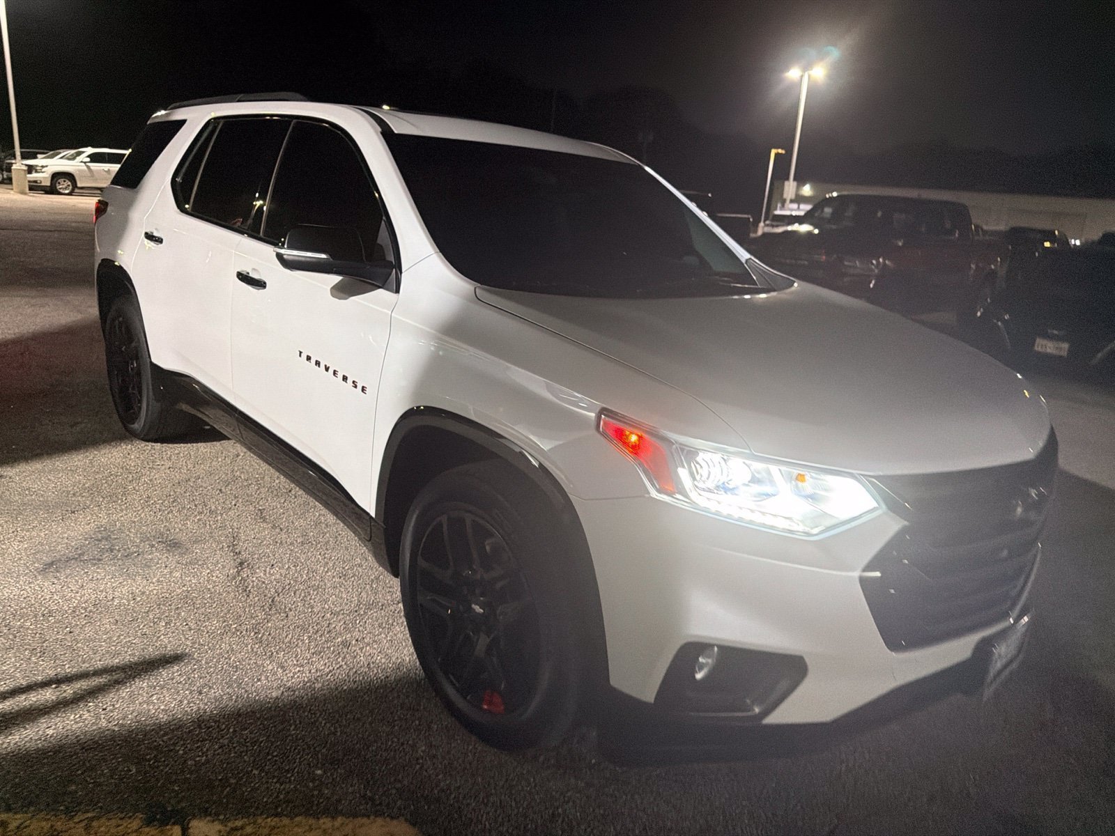 Used 2021 Chevrolet Traverse Premier w/ Redline Edition FWD image 1