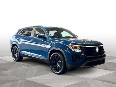 Used 2026 Volkswagen Atlas Cross Sport SE FWD image 2