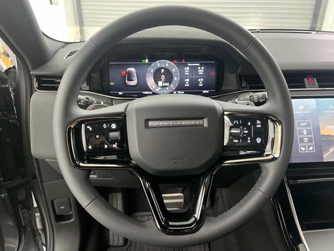 Used 2025 Land Rover Range Rover Evoque Dynamic SE AWD/4WD image 17