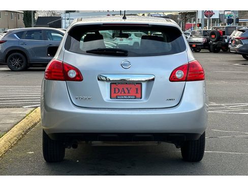 Used 2013 Nissan Rogue S image 6
