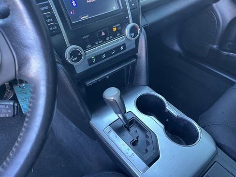 Used 2013 Toyota Camry SE image 26