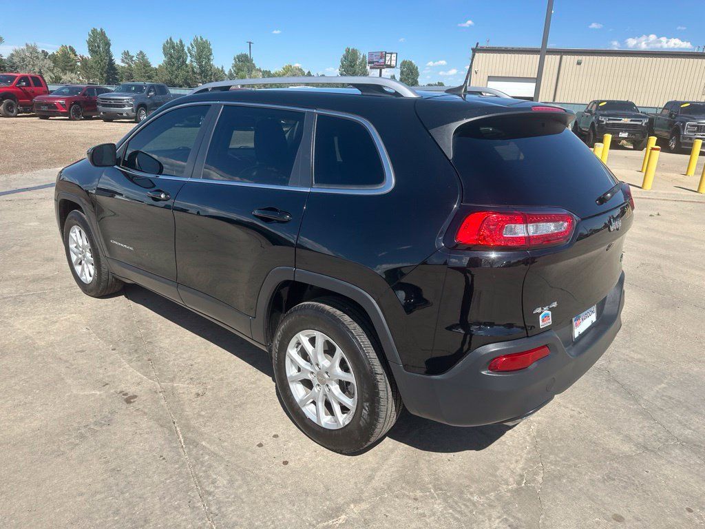 Used 2018 Jeep Cherokee Latitude Plus w/ Cold Weather Group AWD/4WD image 35
