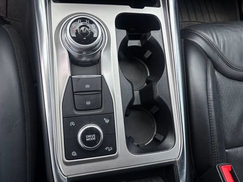 Used 2020 Ford Explorer Platinum w/ Premium Technology Package AWD/4WD image 29