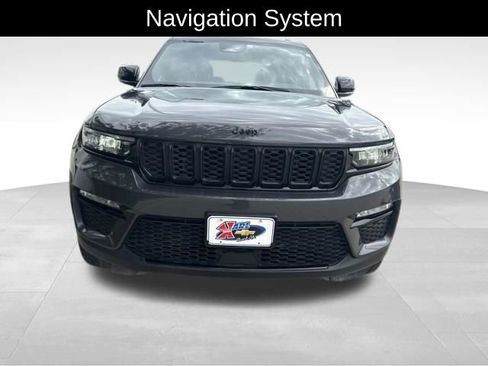 Used 2024 Jeep Grand Cherokee Limited w/ Black Appearance Package AWD/4WD image 2