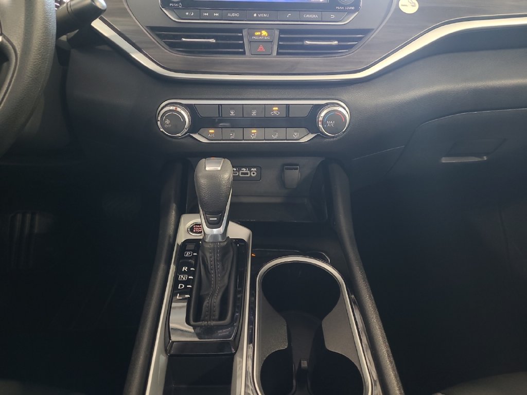 Used 2024 Nissan Altima 2.5 SV FWD image 11