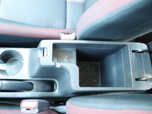 Used 2024 Nissan Versa SR FWD image 36