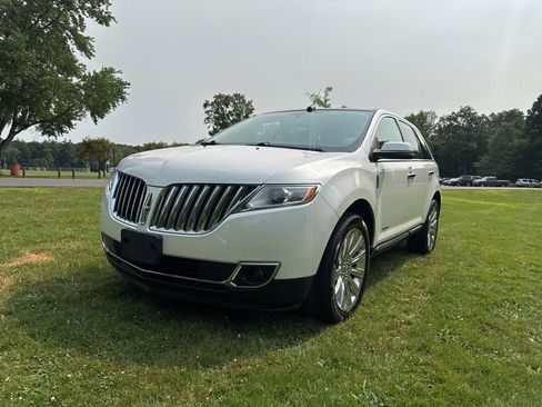 Used 2012 Lincoln MKX AWD image 6