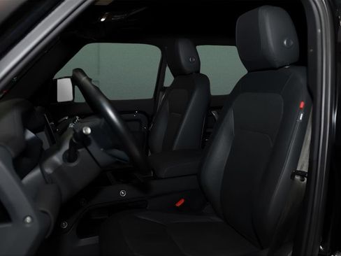 Used 2023 Land Rover Defender 110 X-Dynamic SE image 2