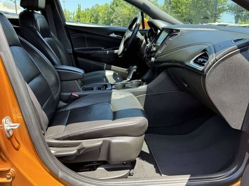Used 2017 Chevrolet Cruze Premier FWD image 15