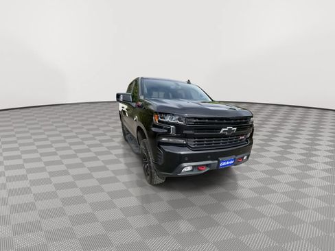 Used 2021 Chevrolet Silverado 1500 LT Trail Boss w/ Convenience Package II AWD/4WD image 2