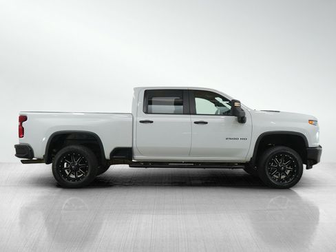 Used 2022 Chevrolet Silverado 2500 Custom w/ Custom Value Package AWD/4WD image 6