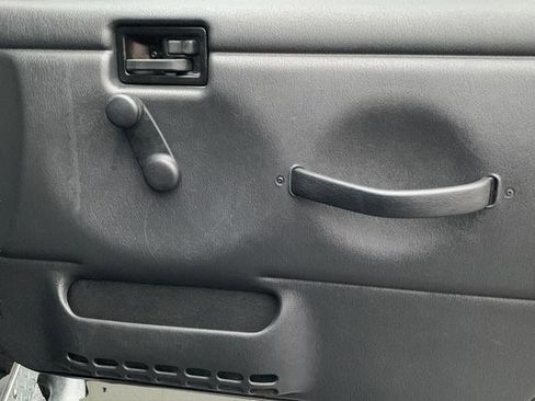 Used 2006 Jeep Wrangler Rubicon w/ Security Group image 28