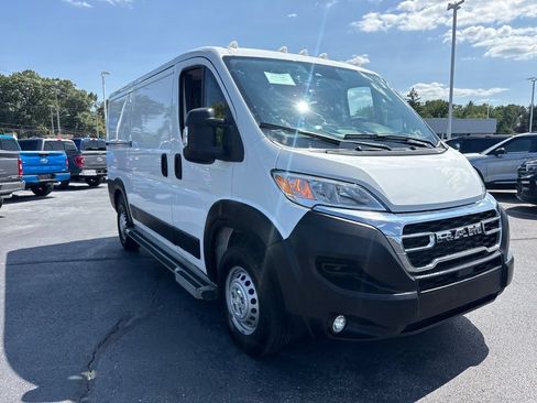 Used 2025 RAM ProMaster 2500 w/ U-Haul Equipment Group FWD image 4