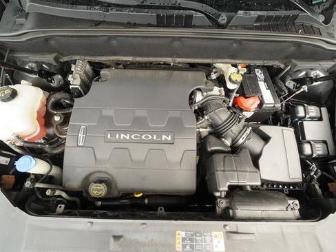 Used 2016 Lincoln MKX Reserve w/ Technology Package FWD image 10