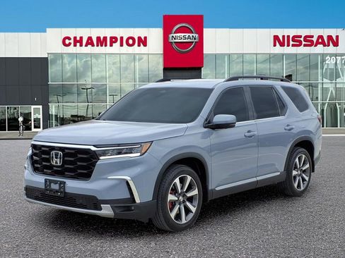 Used 2025 Honda Pilot Elite image 3