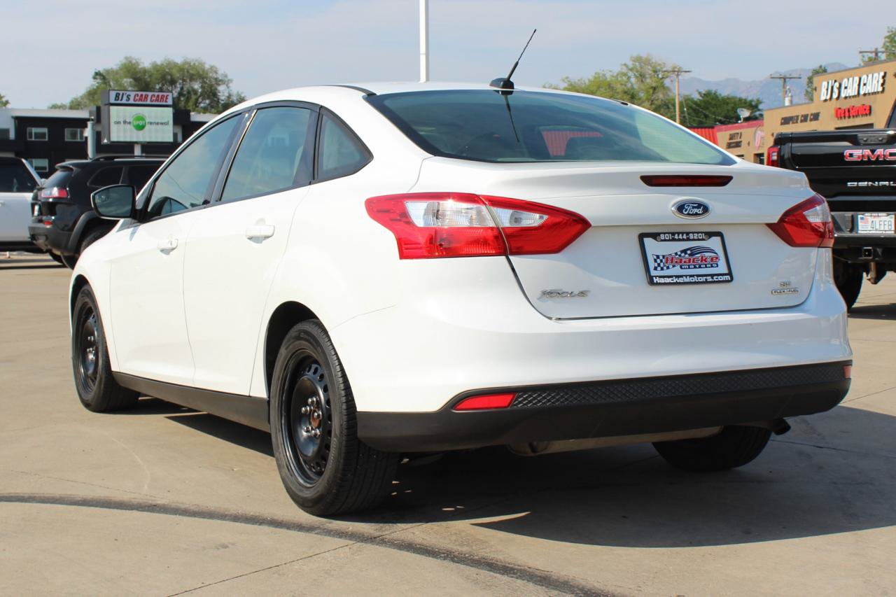 Used 2012 Ford Focus SE FWD image 32