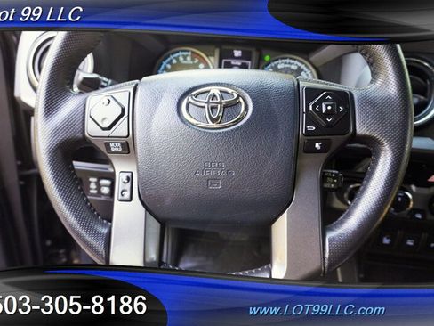 Used 2017 Toyota Tacoma TRD Off-Road w/ Premium & Technology Package AWD/4WD image 23