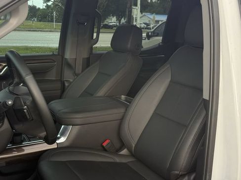 Used 2025 Chevrolet Silverado 1500 LT Trail Boss w/ Convenience Package II AWD/4WD image 15