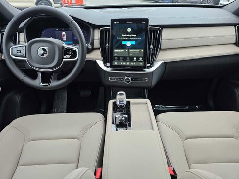 New 2026 Volvo XC90 B6 Plus w/ Protection Package Premier image 21