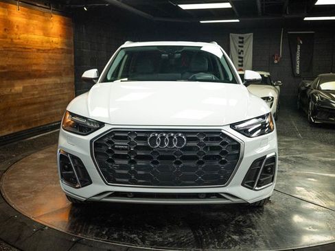 Used 2022 Audi Q5 e Prestige w/ Prestige Package AWD/4WD image 4