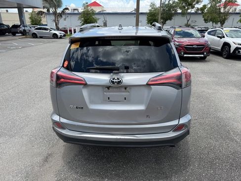 Used 2016 Toyota RAV4 LE FWD image 6