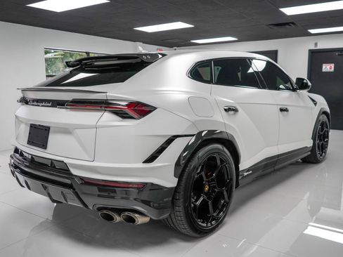 Used 2023 Lamborghini Urus Performante AWD/4WD image 5