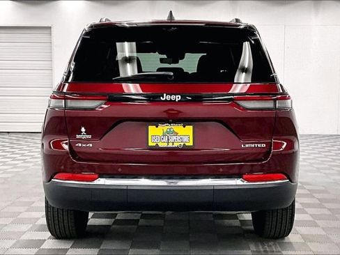 Used 2024 Jeep Grand Cherokee Limited w/ Luxury Tech Group II image 5