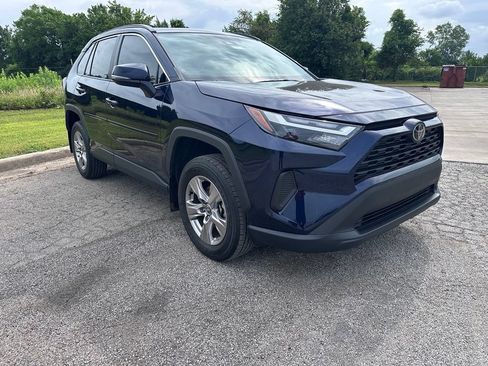 Used 2024 Toyota RAV4 XLE w/ Convenience Package FWD image 3