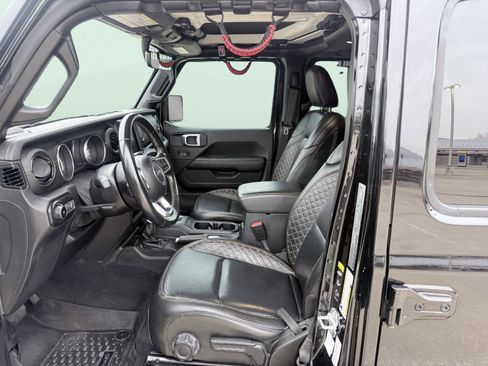 Used 2021 Jeep Wrangler Unlimited Sahara AWD/4WD image 5