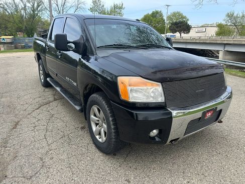 Used 2008 Nissan Titan SE AWD/4WD image 4