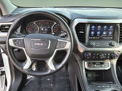 Used 2023 GMC Acadia SLT image 9