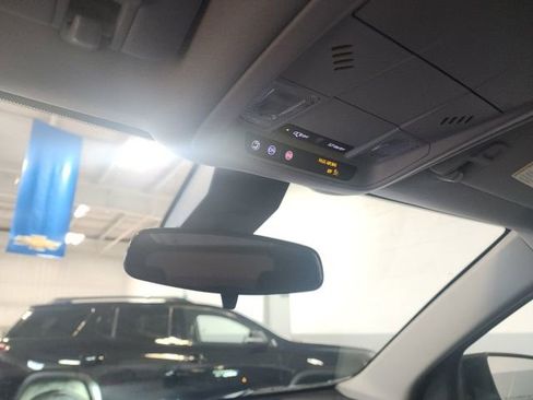 Used 2024 Chevrolet Equinox LT image 32