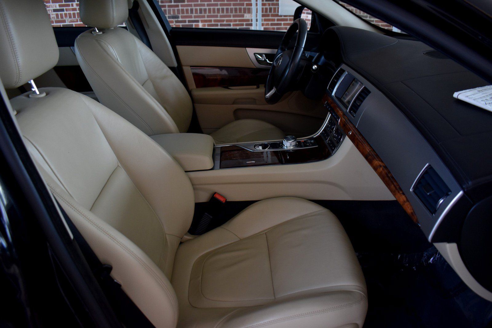 Used 2014 Jaguar XF 3.0 AWD/4WD image 34