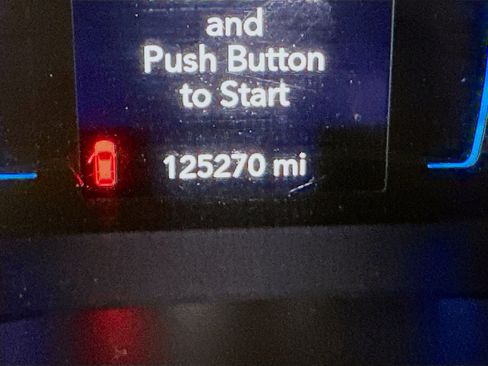 Used 2017 Chrysler Pacifica Touring-L image 19