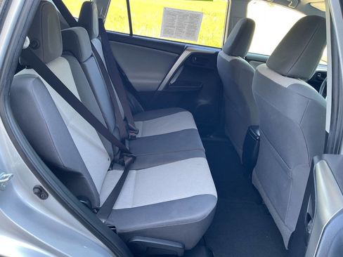 Used 2014 Toyota RAV4 LE FWD image 30
