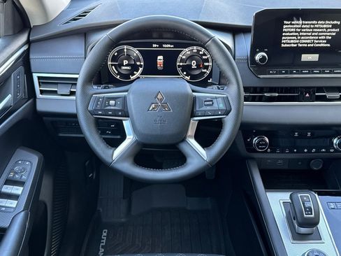 New 2025 Mitsubishi Outlander SEL image 13