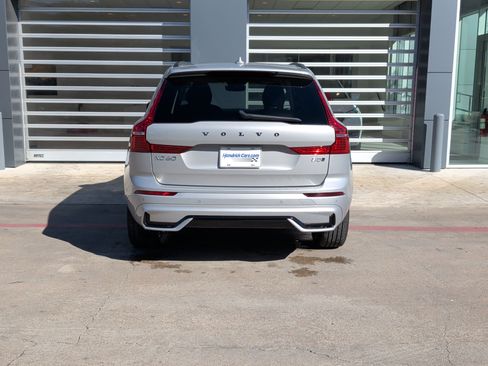 Used 2025 Volvo XC60 B5 Plus image 8