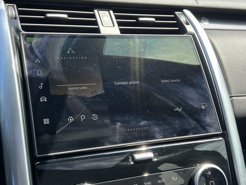Used 2025 Land Rover Discovery Metropolitan Edition AWD/4WD image 22